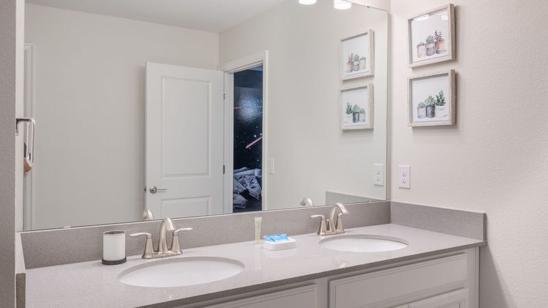 Jack N Jill Bathroom 4 Upstairs
Shower