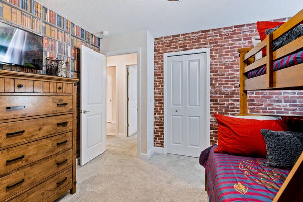 Twin/Double Bunk Bedroom 7 (Angle)
32" Smart TV