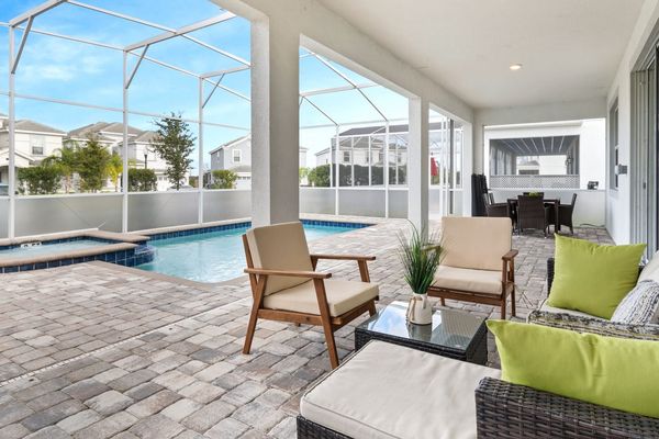 Patio Dining
Pool Faces East