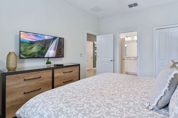 King Suite Bedroom 2 (Angle)
43" Smart TV