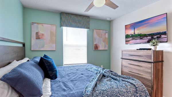 King Suite Bedroom 3 (Angle)
50" Smart TV