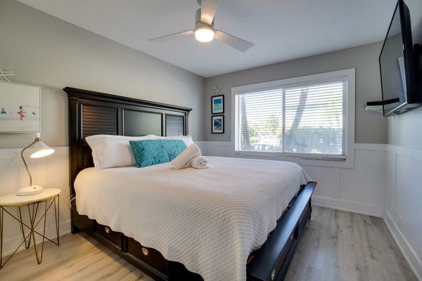 Bedroom 2 - King Bed