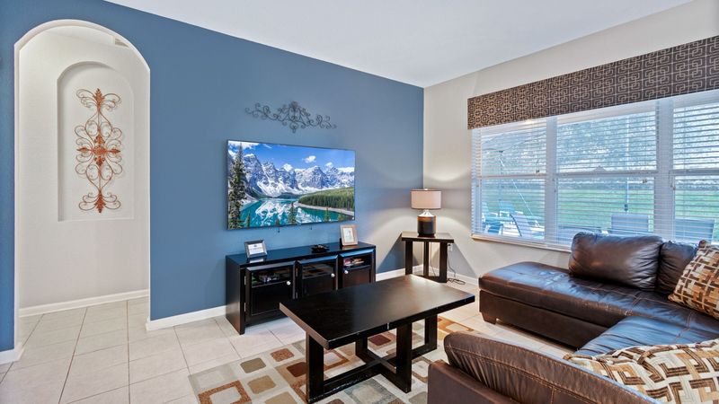 Family Room
70"Smart TV