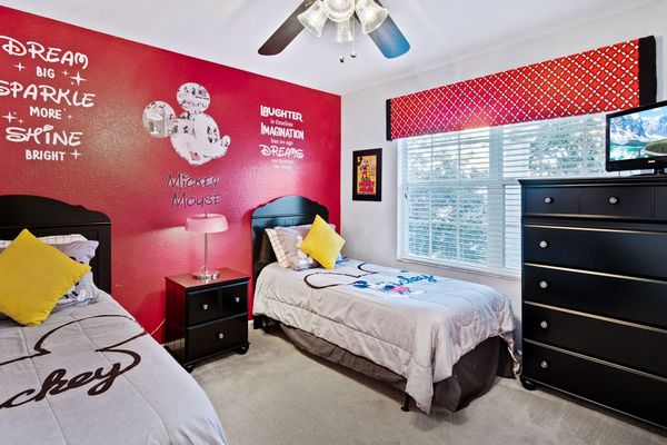 Twin/Twin Bedroom 5 Upstairs
Mickey Theme
26" TV