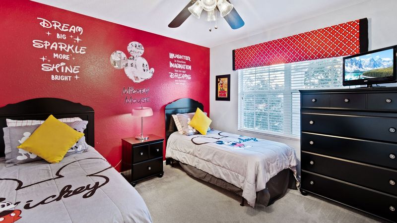Twin/Twin Bedroom 5 Upstairs
Mickey Theme
26" TV