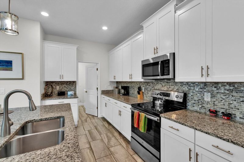 Kitchen (Angle)