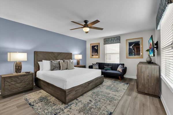 Master King Bedroom 2 Upstairs
Attached Bathroom