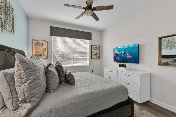 King Bedroom 3 (Angle)
50" Smart TV