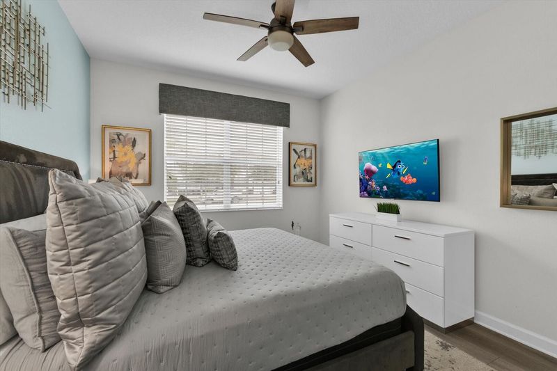 King Bedroom 3 (Angle)
50" Smart TV