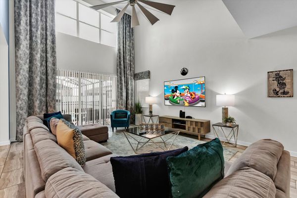 Living Room (Angle)
75" Smart TV