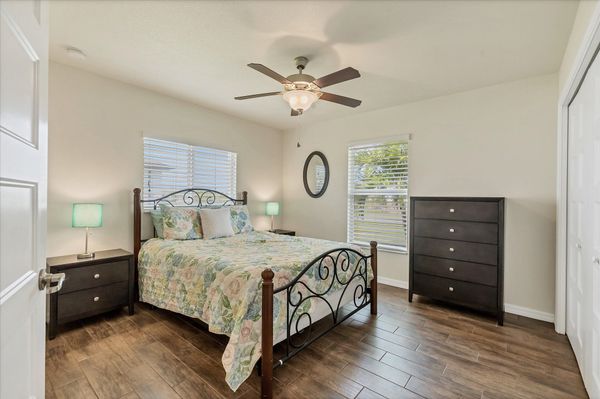 Guest bedroom 1 with queen bed