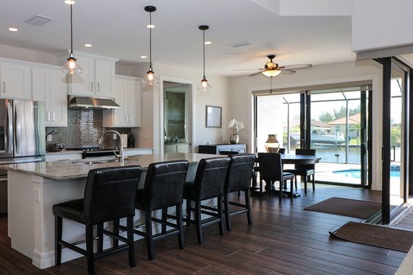 Breakfast bar seating for 4