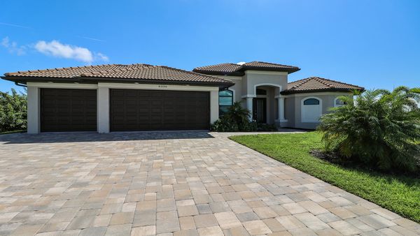 Gorgeous South Gulf Cove home