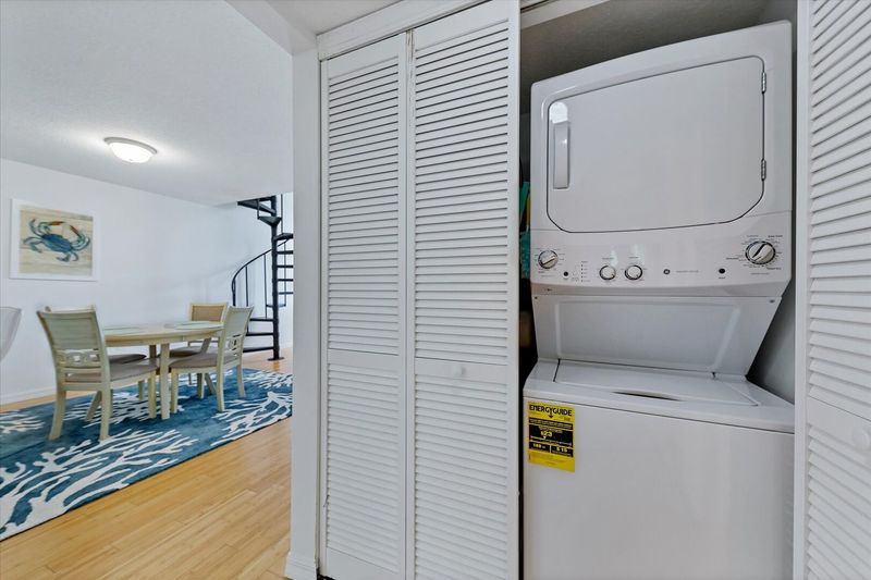 Stacked washer/dryer