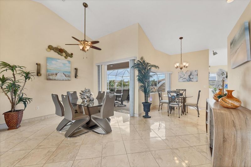 Dining room overlooking pool