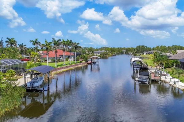 Canal access (Boat lift not available)