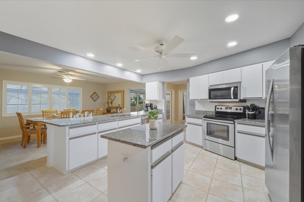 Bright, open, fully-equipped kitchen