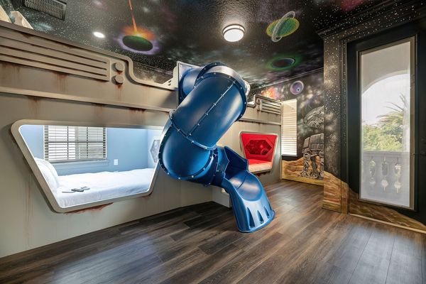 Little Jedis' imaginations will take flight as they save the galaxy in their galactic-themed bedroom