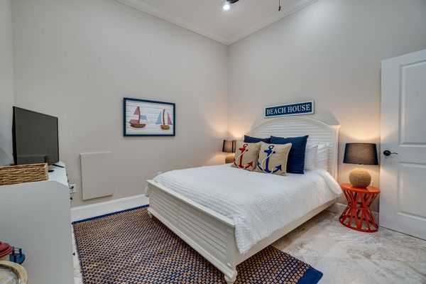 Bedroom 3 - Queen Bed