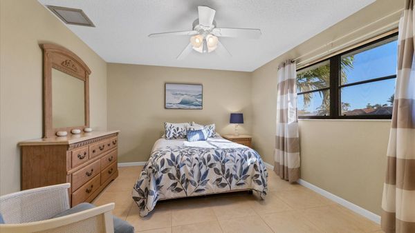 Queen guest bedroom. 17" x 29" Smart TV