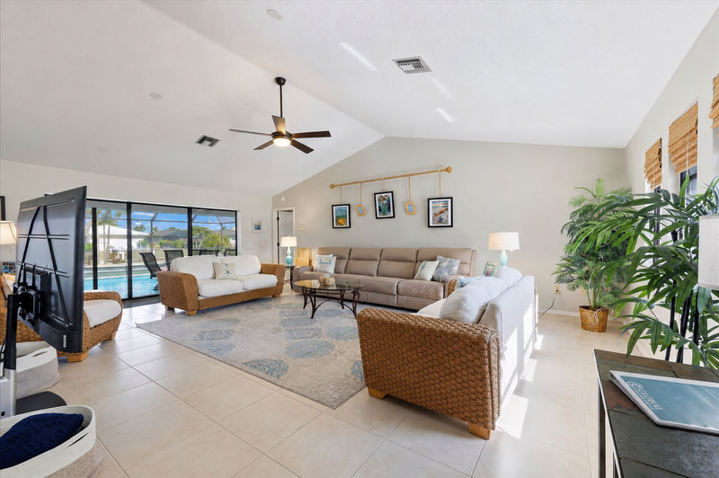 Bright and open relaxing living room