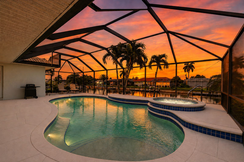 Sparkling pool overlooking the canal. Relax and enjoy