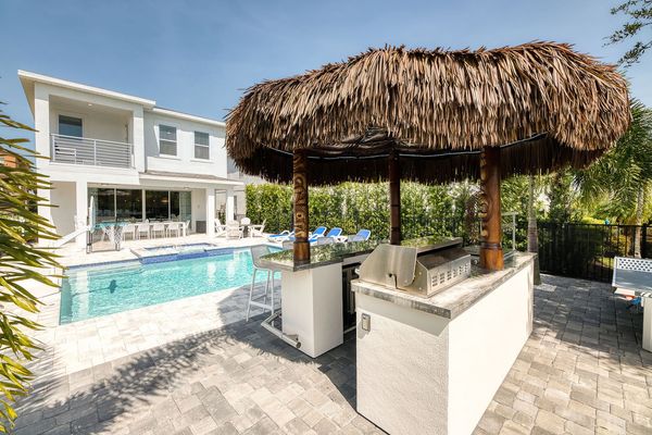 Take advantage of the Florida weather and grill out courtesy of your resort-style tiki bar with BBQ