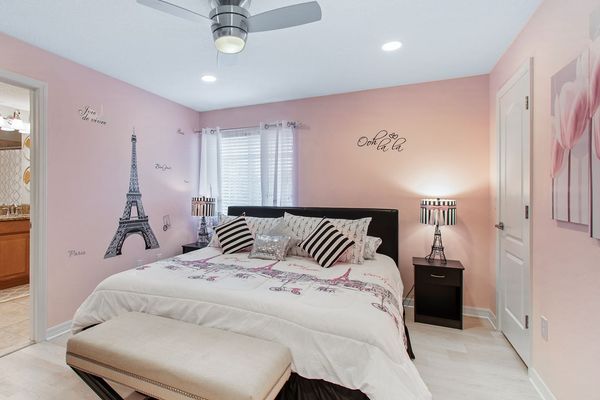 Master King Bedroom 3 Upstairs
Attached Bathroom