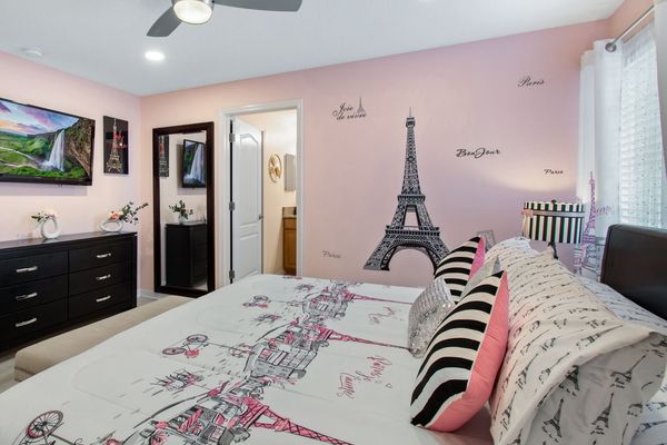 Master King Bedroom 3 (Angle)
46" TV