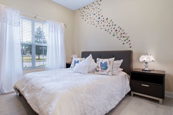 Queen Bedroom 1 Downstairs