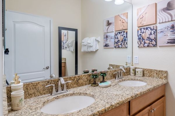 Hall Bathroom 1 Downstairs
Shower