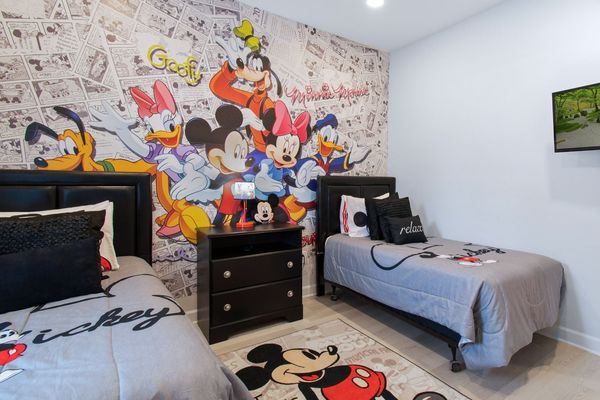 Two Twins Bedroom 3 (Angle)
32" Roku TV