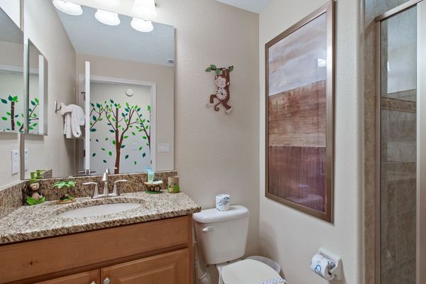 Hall Bathroom 2 Upstairs
Shower