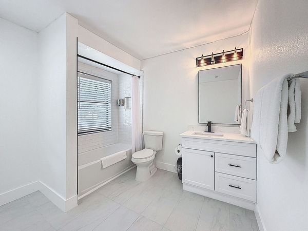 Primary Bathroom - Sower/Tub Combo