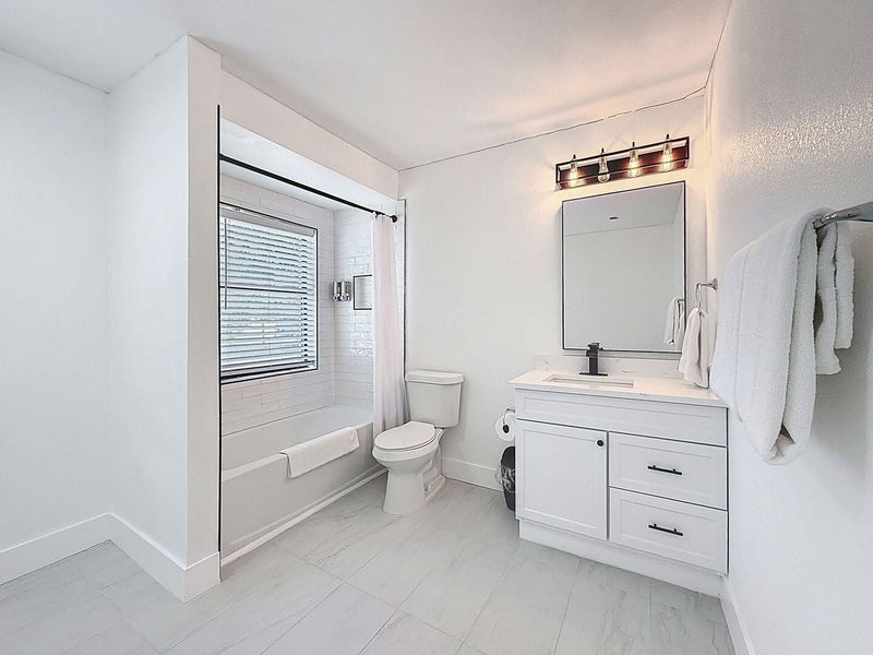 Primary Bathroom - Sower/Tub Combo
