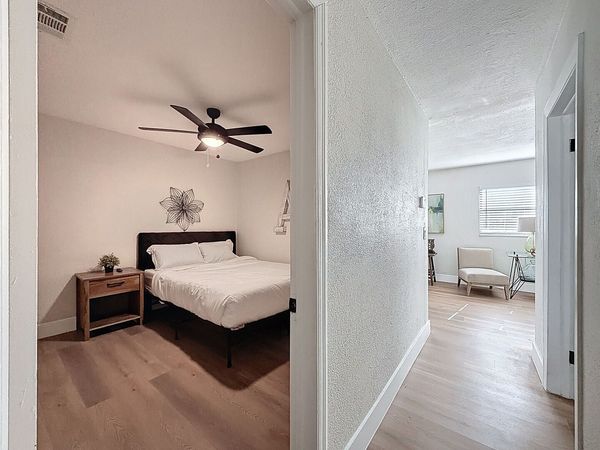 Bedroom 2 - Queen Bed