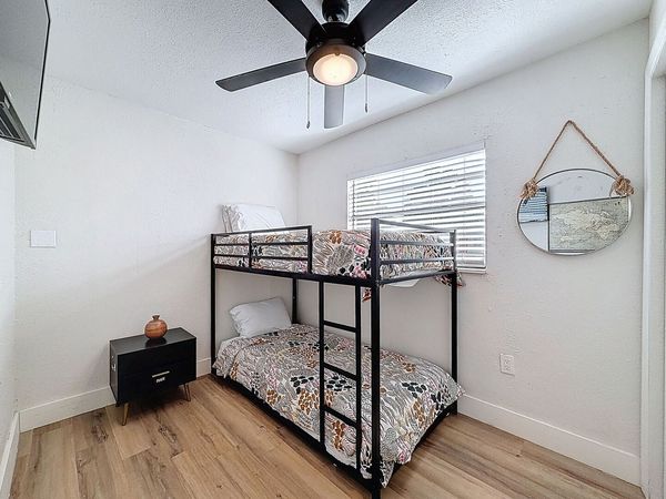 Bedroom 4 - Twin bunk bed