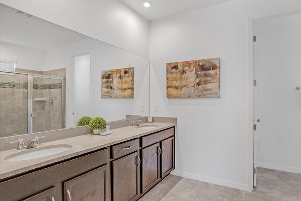 Master King Bathroom 1
Downstairs