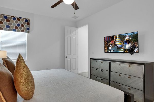 King Bedroom 3 (Angle)
43" Roku TV