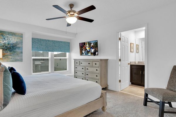 King Bedroom 6 Upstairs
Shared Bathroom
43" Roku TV