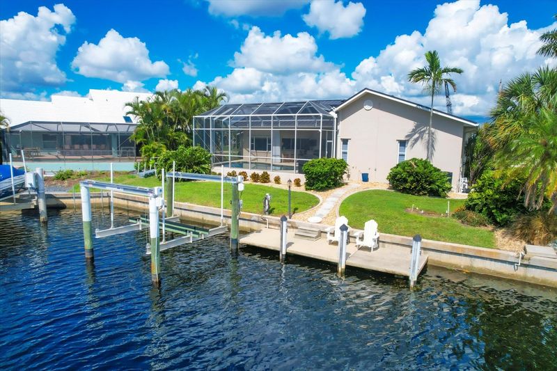 Private boat dock (Boat lift not available)