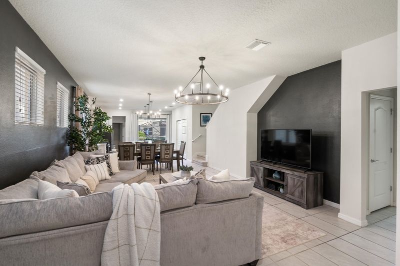 Living Room, 60" Smart TV