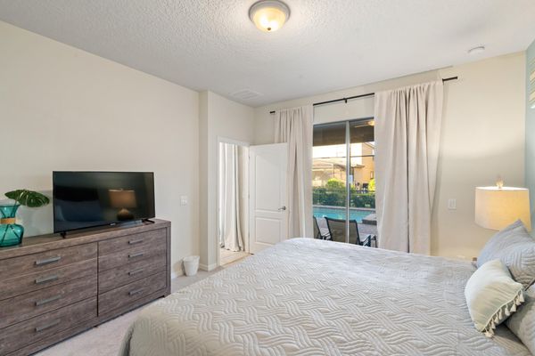 Master King Bedroom 1 Downstairs, Attached Bathroom 43" Smart TV