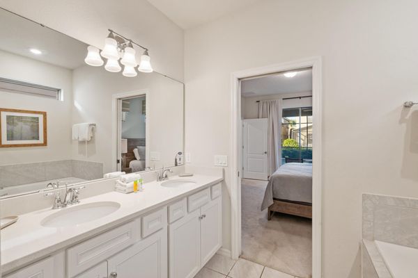 Master King Bathroom 1 Downstairs, Tub and Shower