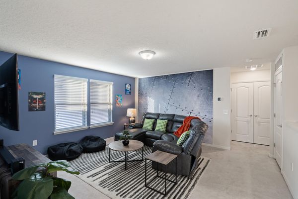 Loft 65" Smart TV