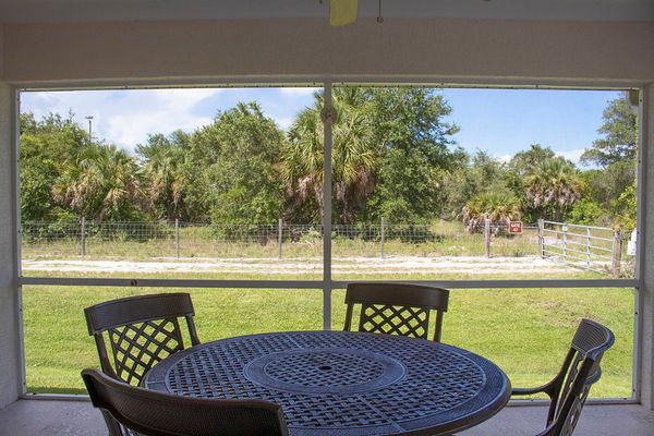 Enjoy the Florida life in the Florida room