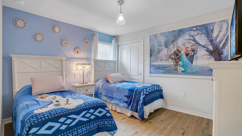 Two Twins Bedroom 7 Upstairs
32" TV
Frozen Theme