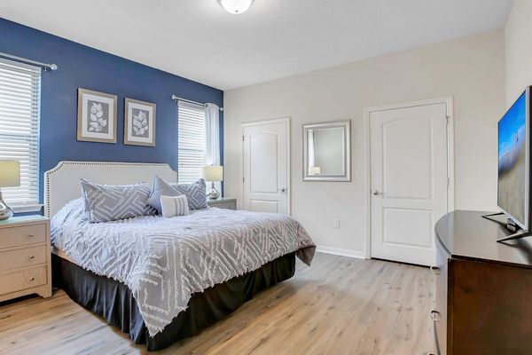 Master King Bedroom 1 Downstairs
Attached Bathroom
43" TV