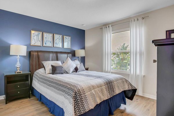 Queen Suite Bedroom 4 Upstairs
Jack N Jill Bathroom