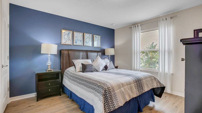 Queen Suite Bedroom 4 Upstairs
Jack N Jill Bathroom